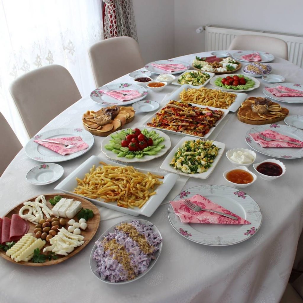 En güzel Evde Pazar kahvaltısı sunumları! İşte Pazar kahvaltısının olmazsa olmazları!
