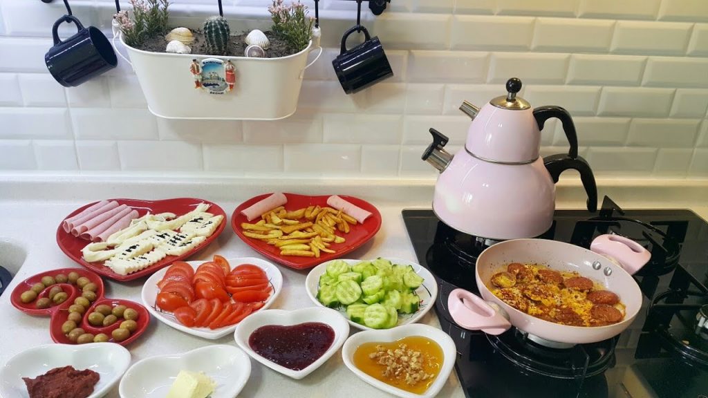 En güzel Evde Pazar kahvaltısı sunumları! İşte Pazar kahvaltısının olmazsa olmazları!