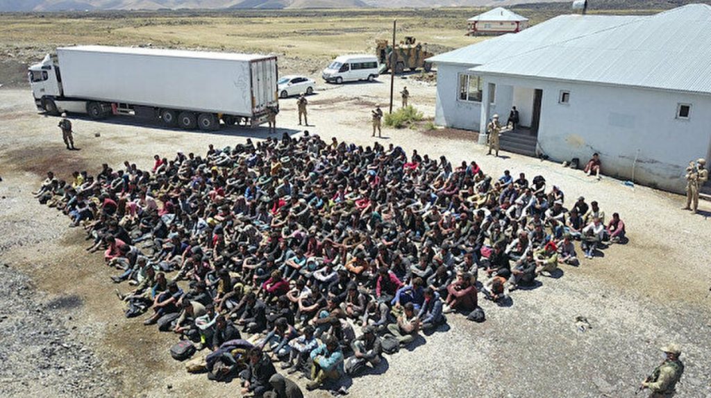 Afganlar neden Türkiye'ye geliyor? Afganlar neden Türkiye'ye göç ediyor?