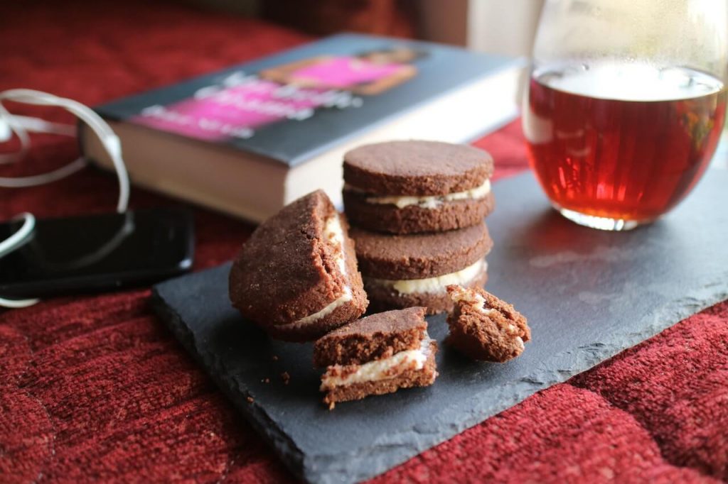 Bu browni kurabiyeyle hem görümceniz hem de kaynananız çatır çatır çatlayacak! Kaynananız gelse böyle güzel kurabiye yapamaz!