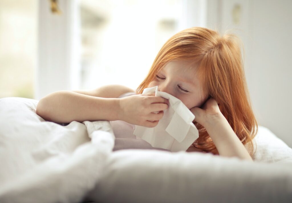 Çocuklarda boğaz ağrısı neden olur? En sık karşılaşılan çocuk hastalığı olan Boğaz ağrısı nelere yol açabilir?