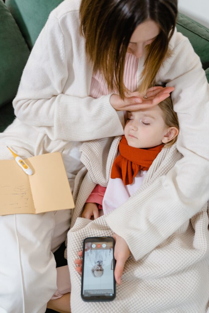 Çocuklarda boğaz ağrısı neden olur? En sık karşılaşılan çocuk hastalığı olan Boğaz ağrısı nelere yol açabilir?